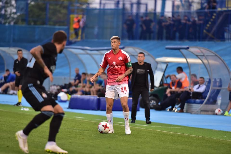 מאור מליקסון ומאחוריו ברק בכר בזאגרב. החלטות אומללות (צילום: באדיבות הפועל 